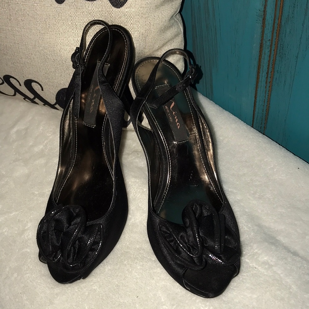 Ladies black heels 7.5